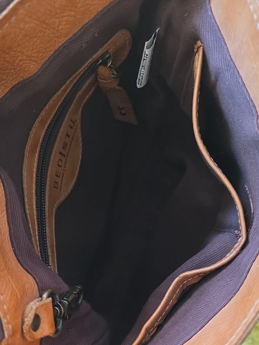 BedStu Crossbody Bag